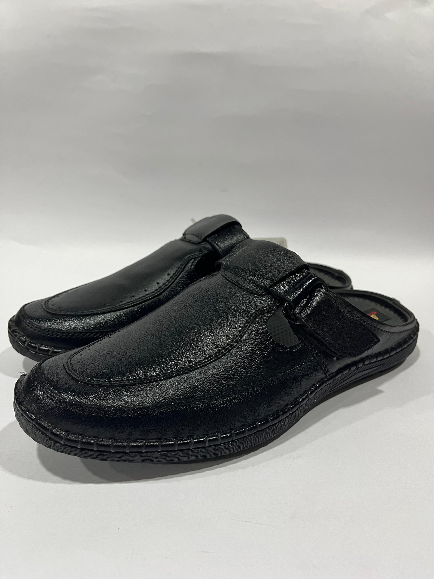 AROW Cut Banto Shoes