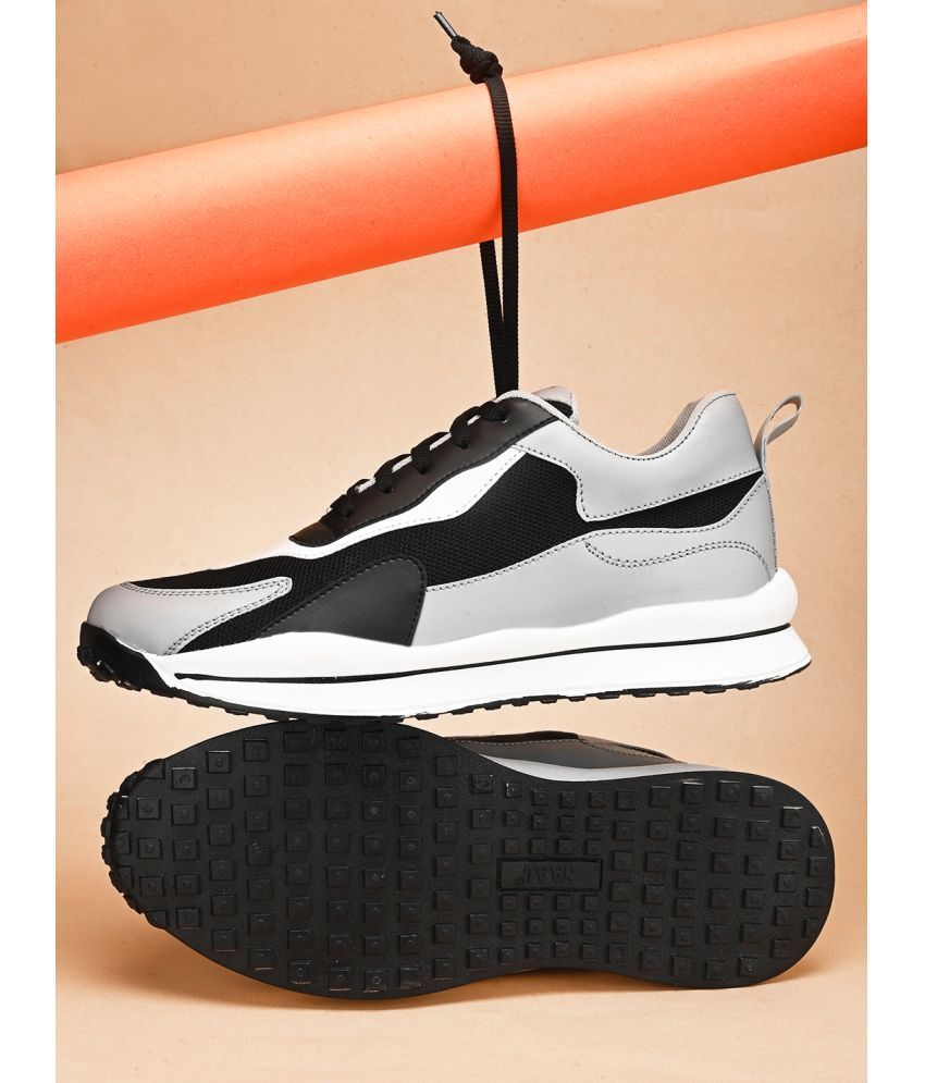 Casual shoes