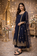 karishma anushka-1125