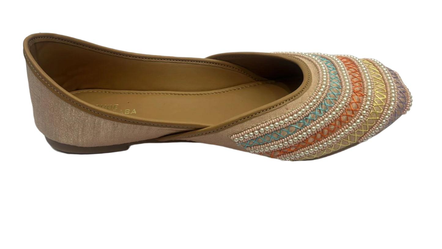 Women’s Rajasthani mojari look ethnic wear